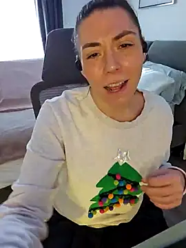 Snapshot of Ellie-L-Elizabeth chatting on 12/20/24, 04:14 Ellie-L-Elizabeth online show from 12/20/24, 04:14