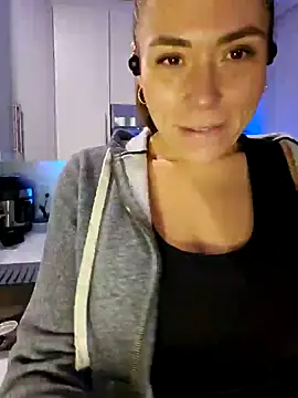 Snapshot of Ellie-L-Elizabeth chatting on 01/09/25, 11:58 Ellie-L-Elizabeth online show from 01/09/25, 11:58