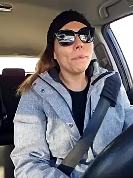 Snapshot of Ellie-L-Elizabeth chatting on 02/04/25, 08:17 Ellie-L-Elizabeth online show from 02/04/25, 08:17