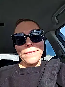 Snapshot of Ellie-L-Elizabeth chatting on 02/19/25, 02:34 Ellie-L-Elizabeth online show from 02/19/25, 02:34