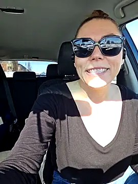 Snapshot of Ellie-L-Elizabeth chatting on 02/28/25, 04:10 Ellie-L-Elizabeth online show from 02/28/25, 04:10