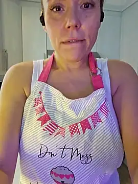 Snapshot of Ellie-L-Elizabeth chatting on 03/01/25, 02:02 Ellie-L-Elizabeth online show from 03/01/25, 02:02