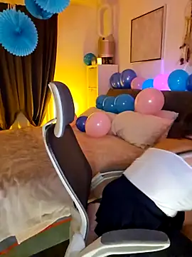 Snapshot of Ellie-L-Elizabeth chatting on 03/02/25, 01:58 Ellie-L-Elizabeth online show from 03/02/25, 01:58