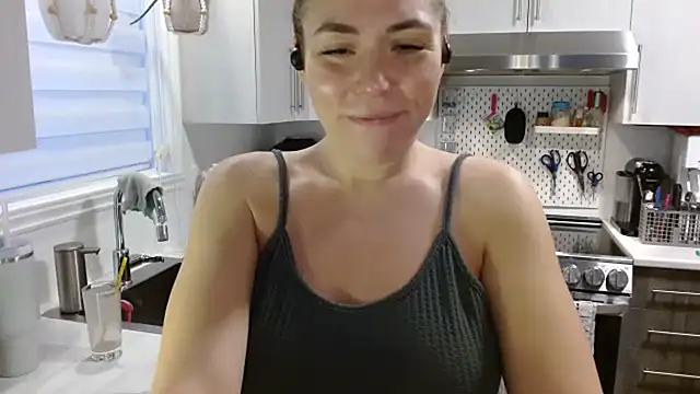 Snapshot of Ellie-L-Elizabeth chatting on 03/16/25, 11:05 Ellie-L-Elizabeth online show from 03/16/25, 11:05