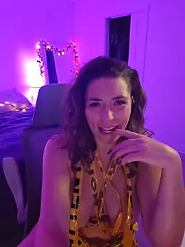 Snapshot of Ellie-L-Elizabeth chatting on 10/18/25, 04:48 Ellie-L-Elizabeth online show from 10/18/25, 04:48