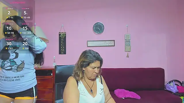 Snapshot of lesbiancuple chatting on 10/07/25, 09:45 lesbiancuple online show from 10/07/25, 09:45