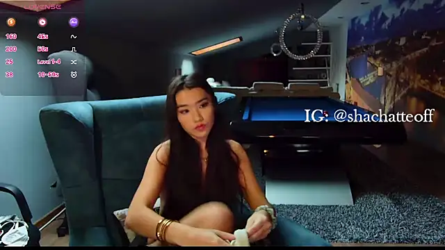 Snapshot of shachatteof chatting on 10/17/25, 08:39 shachatteof online show from 10/17/25, 08:39