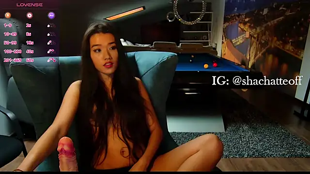 Snapshot of shachatteof chatting on 10/27/25, 09:35 shachatteof online show from 10/27/25, 09:35