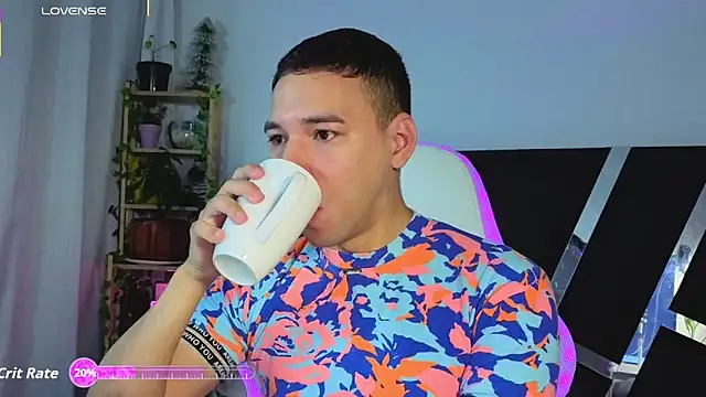 Snapshot of petter_coleman_ chatting on 11/05/25, 02:28 petter coleman online show from 11/05/25, 02:28