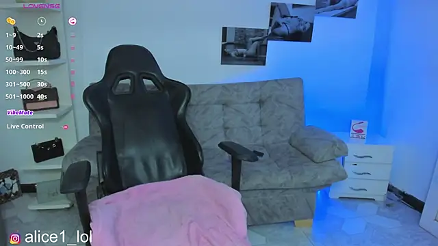 Snapshot of candy_alicee chatting on 11/08/25, 03:50 candy alicee online show from 11/08/25, 03:50