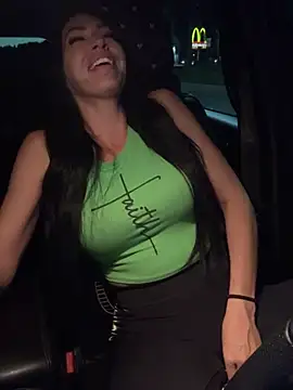 Snapshot of annablisss chatting on 10/19/25, 03:18 annablisss online show from 10/19/25, 03:18