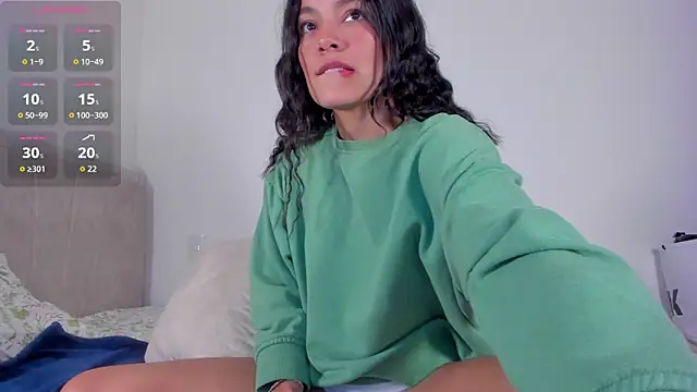 TIFFANYRUSSO online show from 11/06/25, 04:02