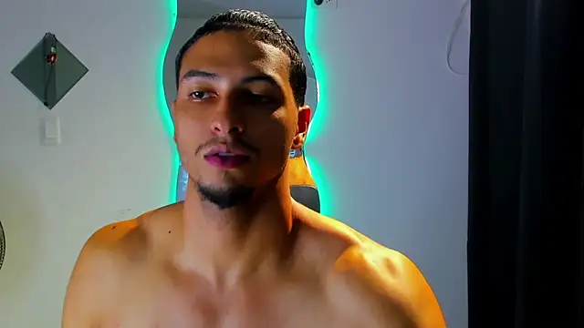 Snapshot of Kris_Khalifa69 chatting on 09/18/25, 05:15 Kris Khalifa69 online show from 09/18/25, 05:15