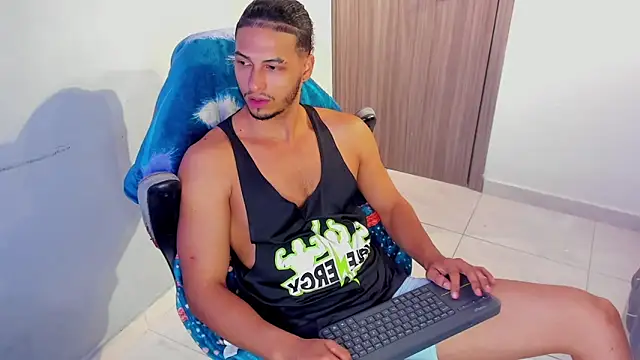 Snapshot of Kris_Khalifa69 chatting on 11/25/25, 11:54 Kris Khalifa69 online show from 11/25/25, 11:54