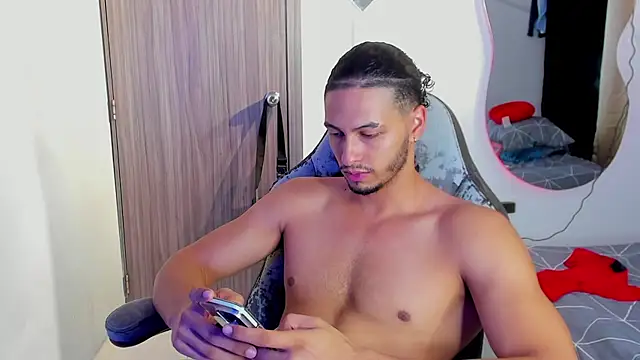 Snapshot of Kris_Khalifa69 chatting on 11/26/25, 01:01 Kris Khalifa69 online show from 11/26/25, 01:01