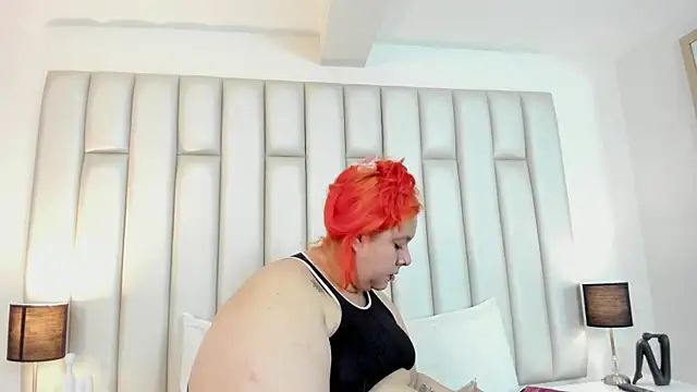 aandreaperez online show from 11/12/25, 11:43