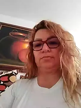 Snapshot of gisela27 chatting on 02/23/25, 04:02 gisela27 online show from 02/23/25, 04:02