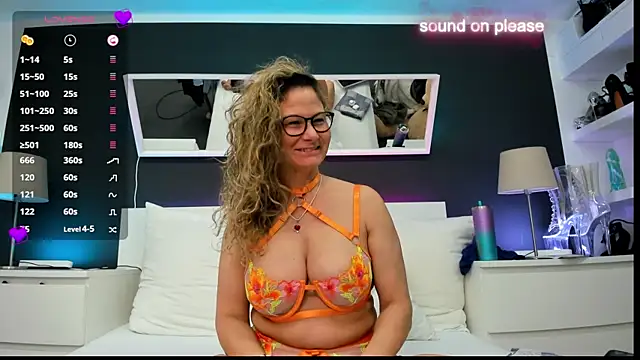 Snapshot of izzy-mendosa chatting on 01/07/25, 06:16 izzy-mendosa online show from 01/07/25, 06:16