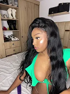 Snapshot of Chloe_Soler chatting on 02/04/25, 07:22 Chloe Soler online show from 02/04/25, 07:22