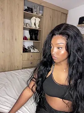 Snapshot of Chloe_Soler chatting on 02/05/25, 08:46 Chloe Soler online show from 02/05/25, 08:46