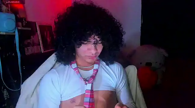 Snapshot of sweetvond_ chatting on 03/02/25, 04:50 sweetvond online show from 03/02/25, 04:50