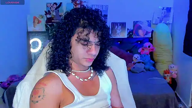 Snapshot of sweetvond_ chatting on 03/06/25, 08:37 sweetvond online show from 03/06/25, 08:37
