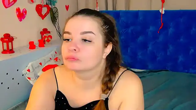 Snapshot of Riisse chatting on 02/13/25, 04:32 Riisse online show from 02/13/25, 04:32