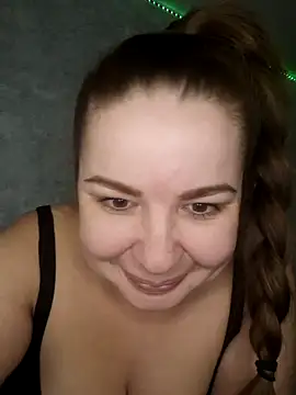 Snapshot of Riisse chatting on 09/28/25, 12:54 Riisse online show from 09/28/25, 12:54
