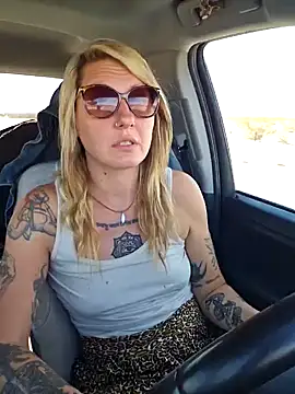 SheIsSomething online show from 12/03/24, 07:22