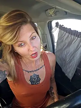 SheIsSomething online show from 10/26/25, 09:42