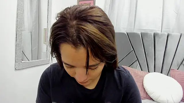 Snapshot of Gretten_wright chatting on 02/06/25, 12:05 Gretten wright online show from 02/06/25, 12:05
