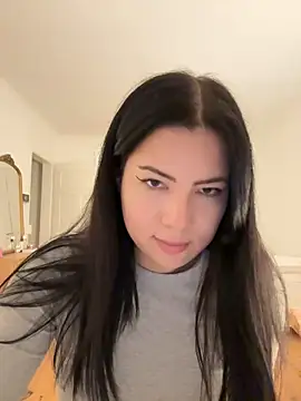 clairewntr online show from 12/18/24, 04:06