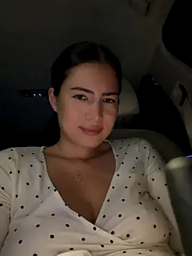 clairewntr online show from 10/28/25, 07:27