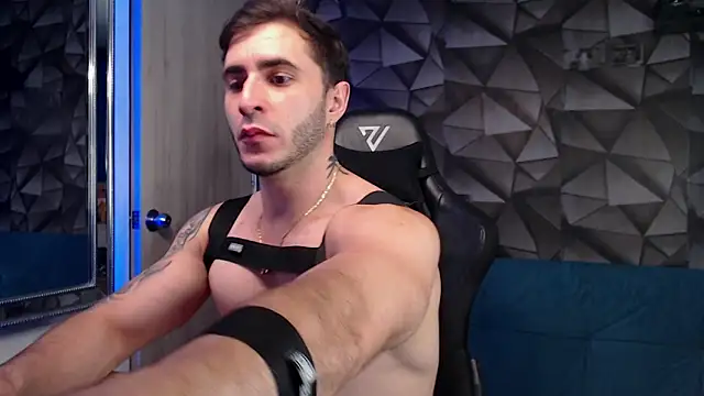 Latino stud4u online show from 10/11/25, 01:27