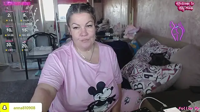 femme fatale1 online show from 10/30/25, 09:11