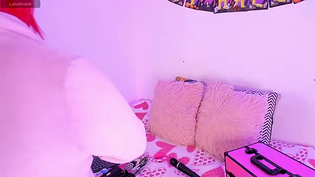 SophieRossi online show from 10/08/25, 01:09