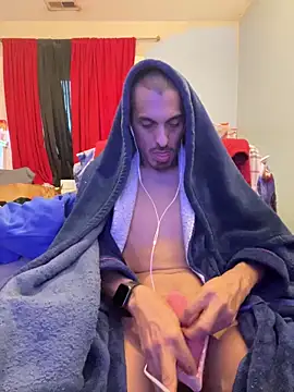 Snapshot of hottboyy45 chatting on 10/31/25, 01:45 hottboyy45 online show from 10/31/25, 01:45