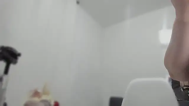 Snapshot of esmeraldamfc chatting on 02/12/25, 12:05 esmeraldamfc online show from 02/12/25, 12:05