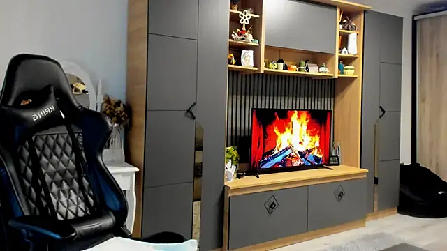 Snapshot of Claire95_ chatting on 10/14/25, 04:46 Claire95 online show from 10/14/25, 04:46