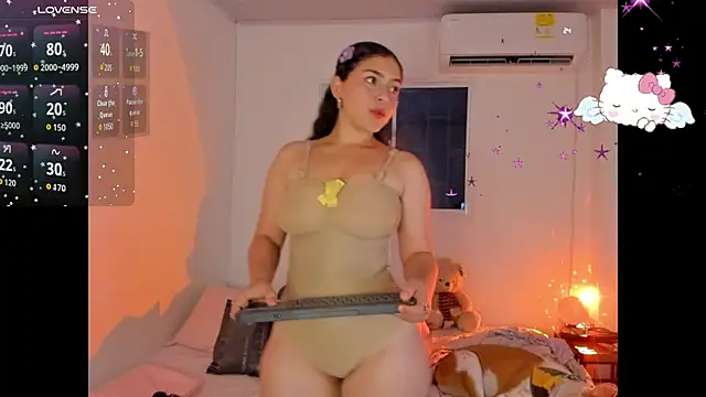 Snapshot of MollyG18 chatting on 10/23/25, 02:22 MollyG18 online show from 10/23/25, 02:22