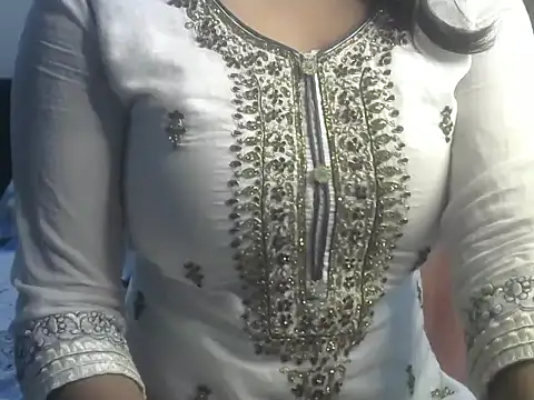 Snapshot of SiaraSiyA chatting on 01/11/25, 12:29 SiaraSiyA online show from 01/11/25, 12:29