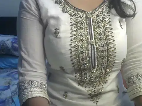 Snapshot of SiaraSiyA chatting on 01/15/25, 02:35 SiaraSiyA online show from 01/15/25, 02:35