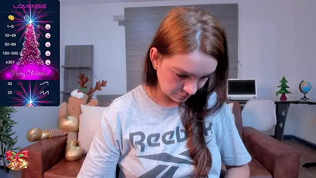 miataylorr1 online show from 12/10/24, 03:22