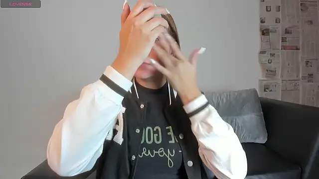 miataylorr1 online show from 12/11/24, 11:30