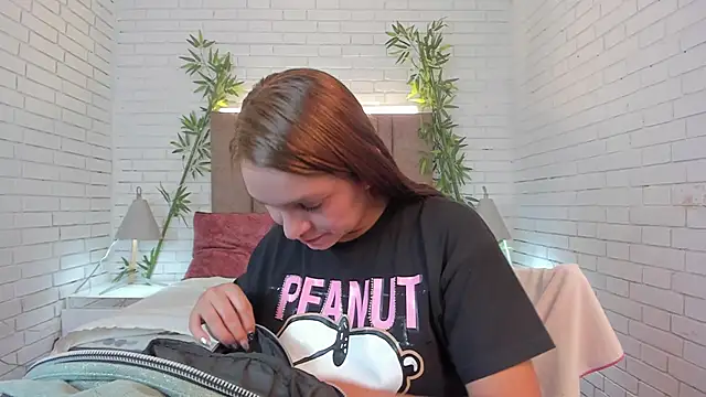 miataylorr1 online show from 01/13/25, 06:38