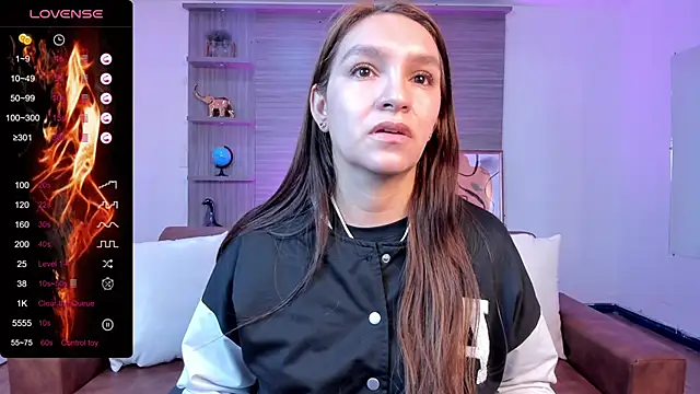 miataylorr1 online show from 01/28/25, 12:00