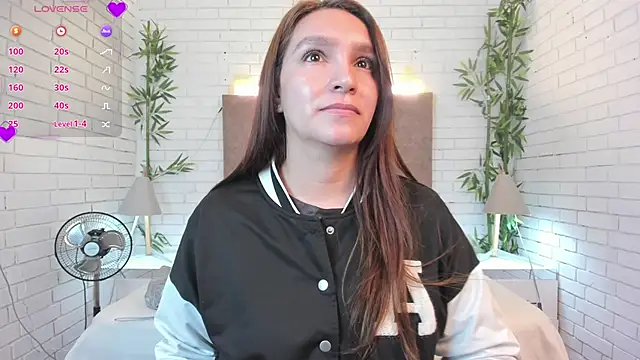 miataylorr1 online show from 02/03/25, 11:53