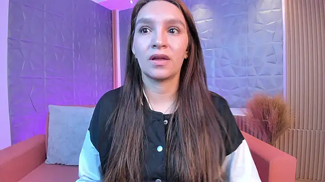 miataylorr1 online show from 02/12/25, 12:12