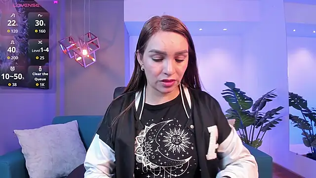 miataylorr1 online show from 10/14/25, 11:55