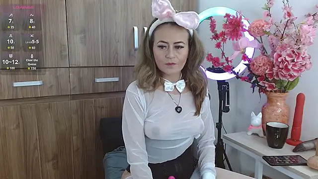 magenta maturr online show from 10/31/25, 08:32